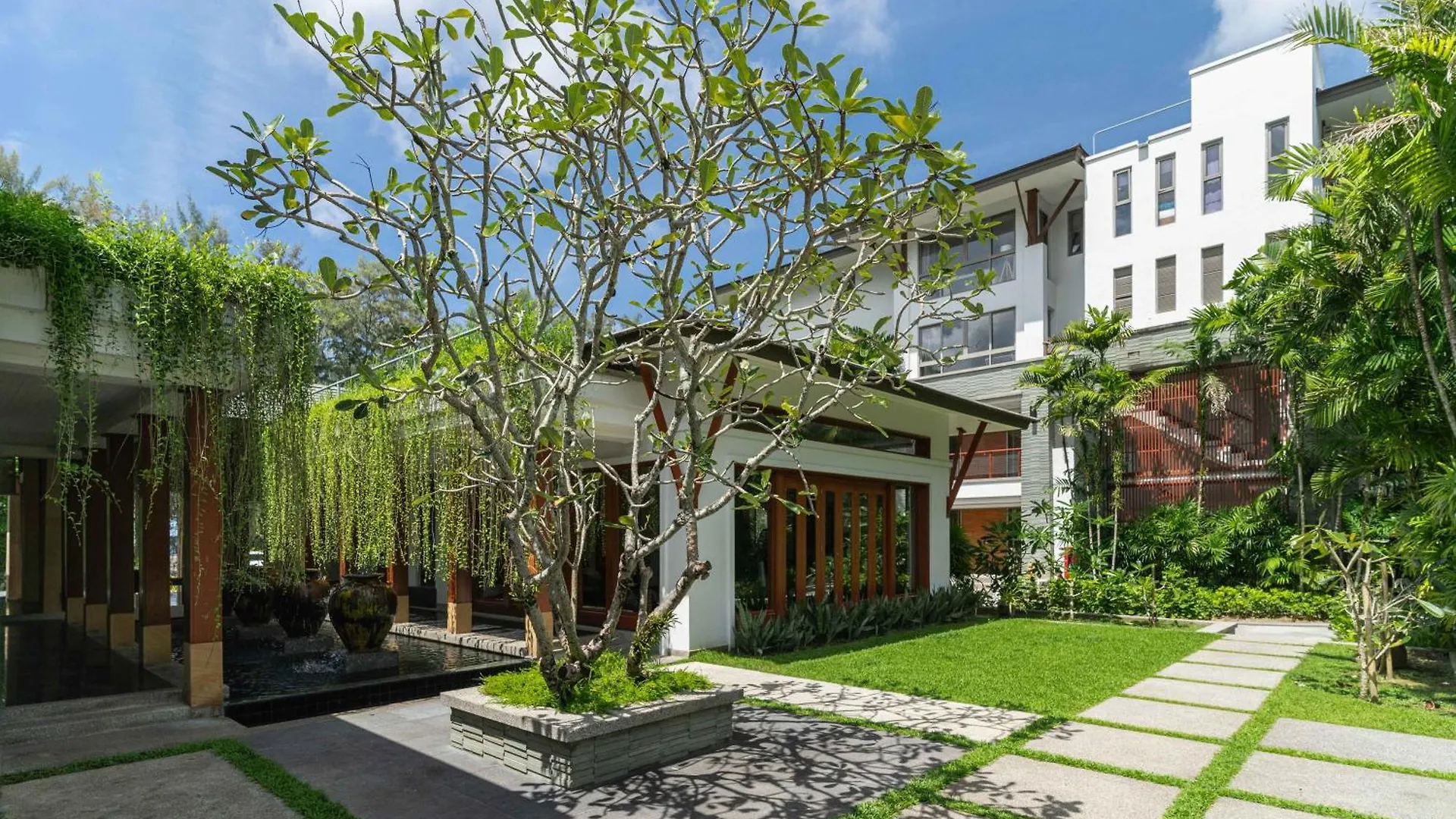 Beachfront Luxury 2 Bdr Apartment By Indreams, Naithon Beach Thailand
