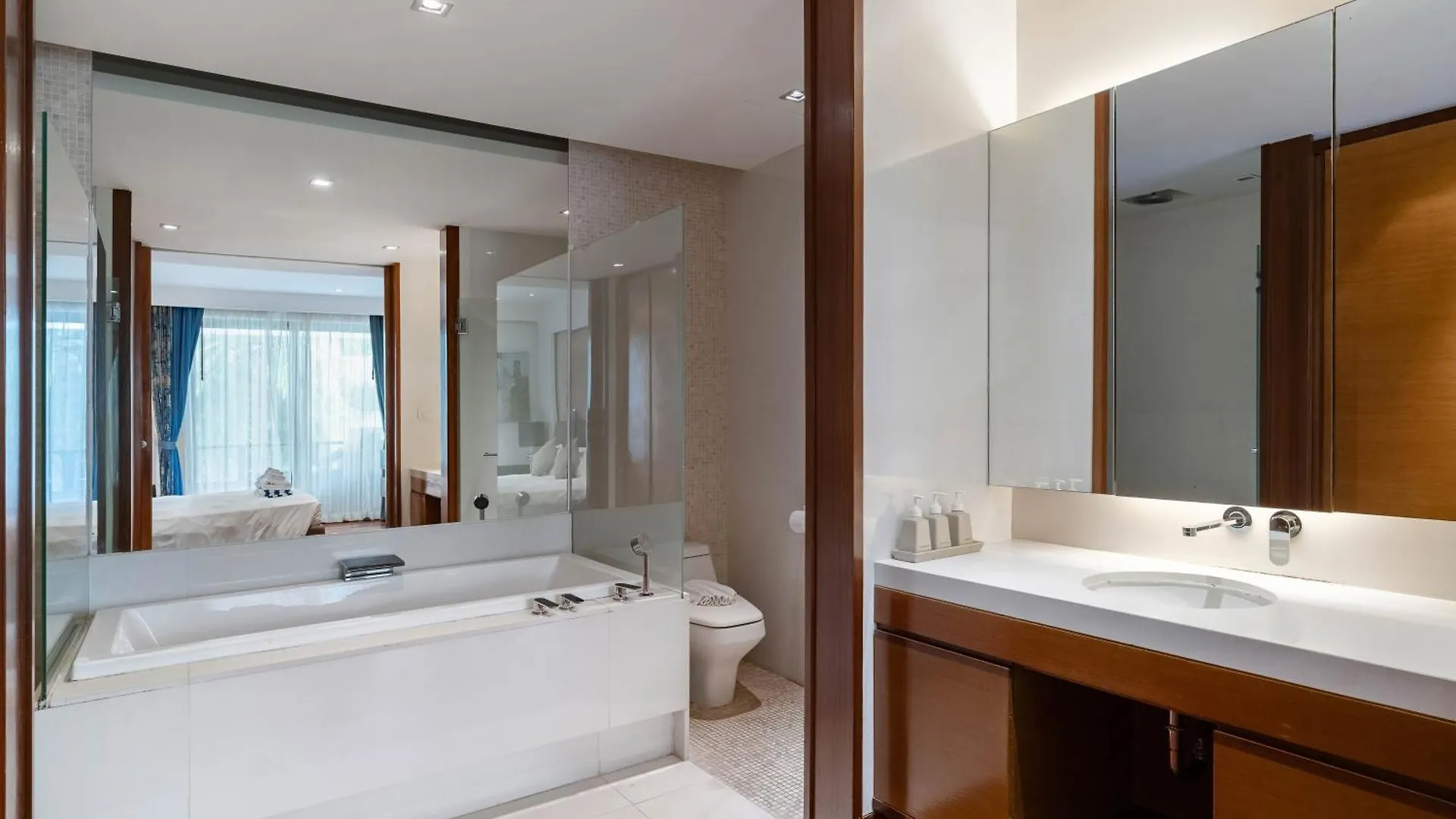 Beachfront Luxury 2 Bdr Apartment By Indreams, Naithon Beach